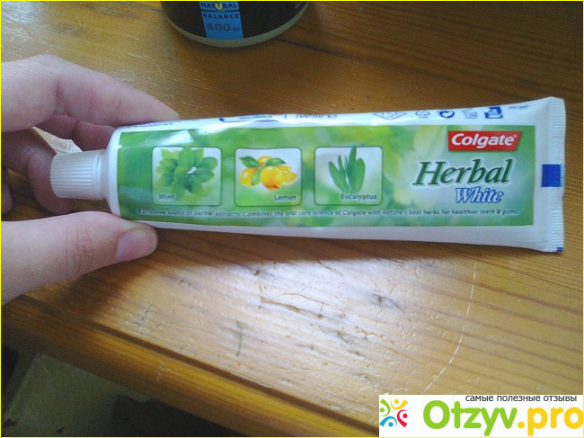 Зубная паста Colgate Herbal White фото1