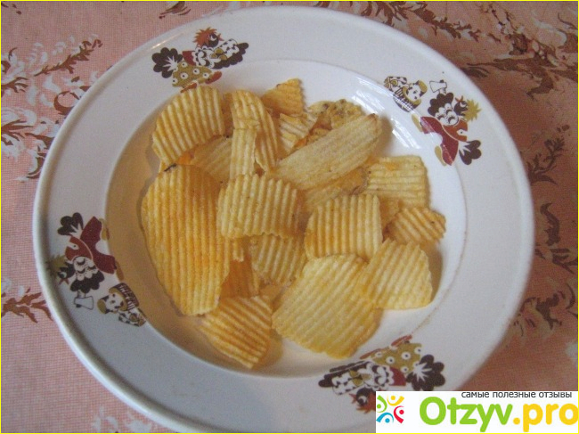 Чипсы картофельные рифленые Estrella со вкусом сметаны и сыра фото2
