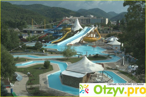 Поселок Новомихайловское, где остановится и на сколько сюда ехать отдыхать?