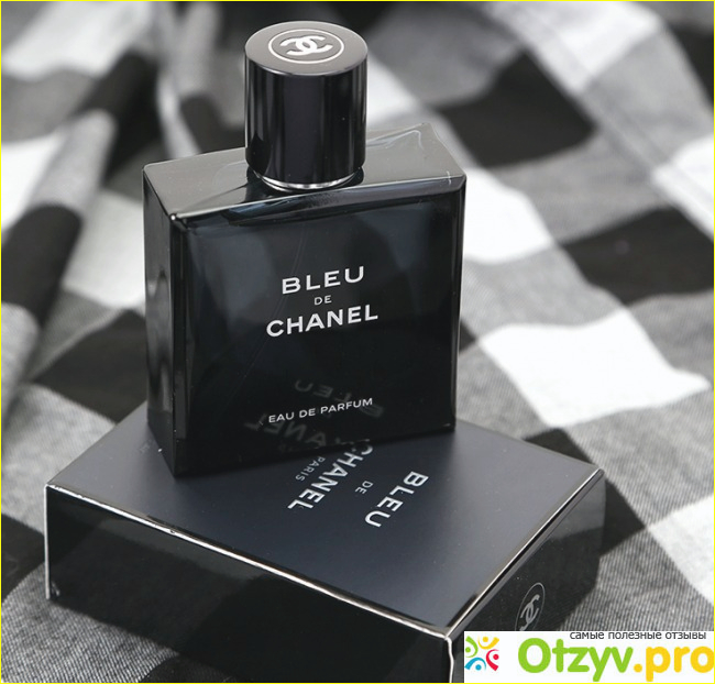 Дизайн парфюма Bleu De Chanel.