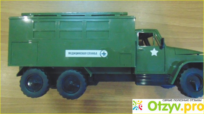 Игрушка грузовик военный инерционный Медицинская служба фото1