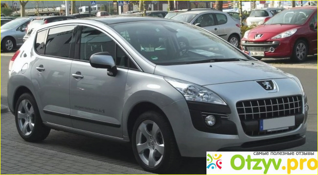 Кроссовер Peugeot 3008 .