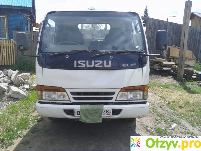 Автомобиль Isuzu Elf 