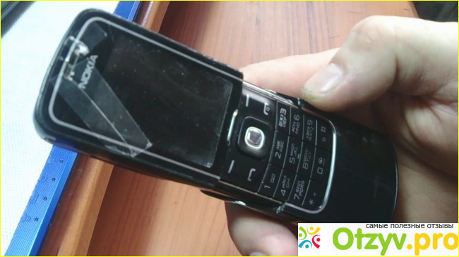 Телефон Nokia 8600 Luna. 