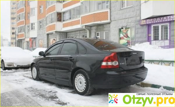 Автомобиль Volvo S40 