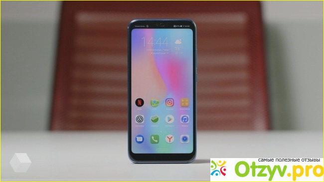 Стоит ли его покупать смартфон Huawei Honor 10?