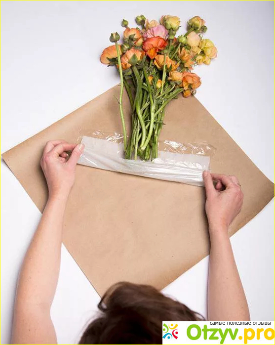 Как упаковать цветы в крафт-бумагу: подробные инструкции и лучшие идеи фото3
