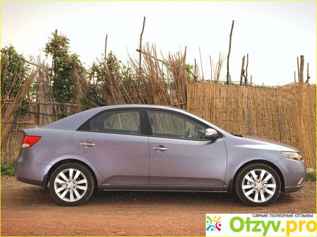 Салон автомобиля Kia Cerato 2017.