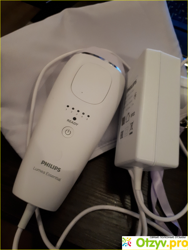 Фотоэпиоятор Philips Lumea Essential Bri863