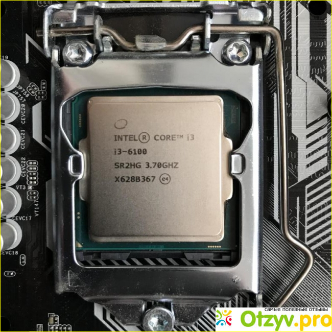 Core i3-8130U