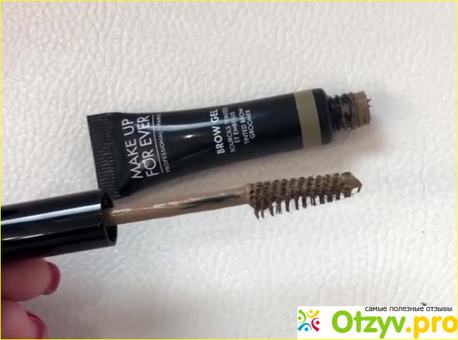 Фиксирующий гель для бровей BROW GEL фото1