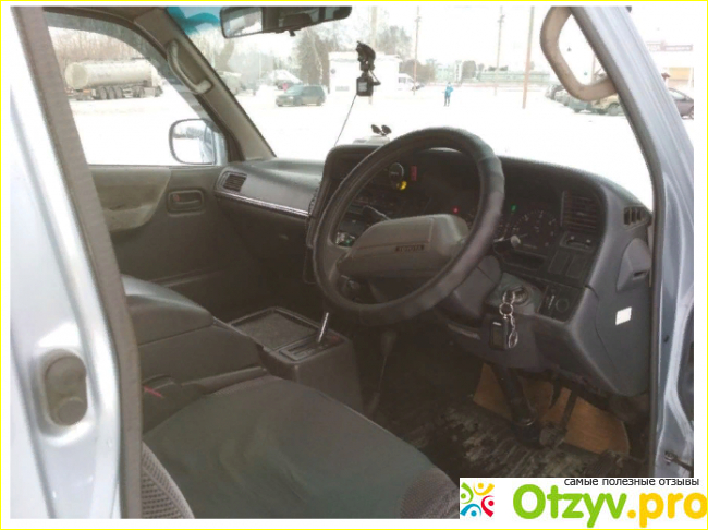 Микроавтобус Toyota Hiace фото2