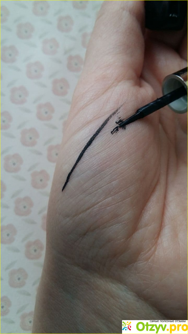 Подводка для глаз Eveline Celebrity Eyeliner фото2