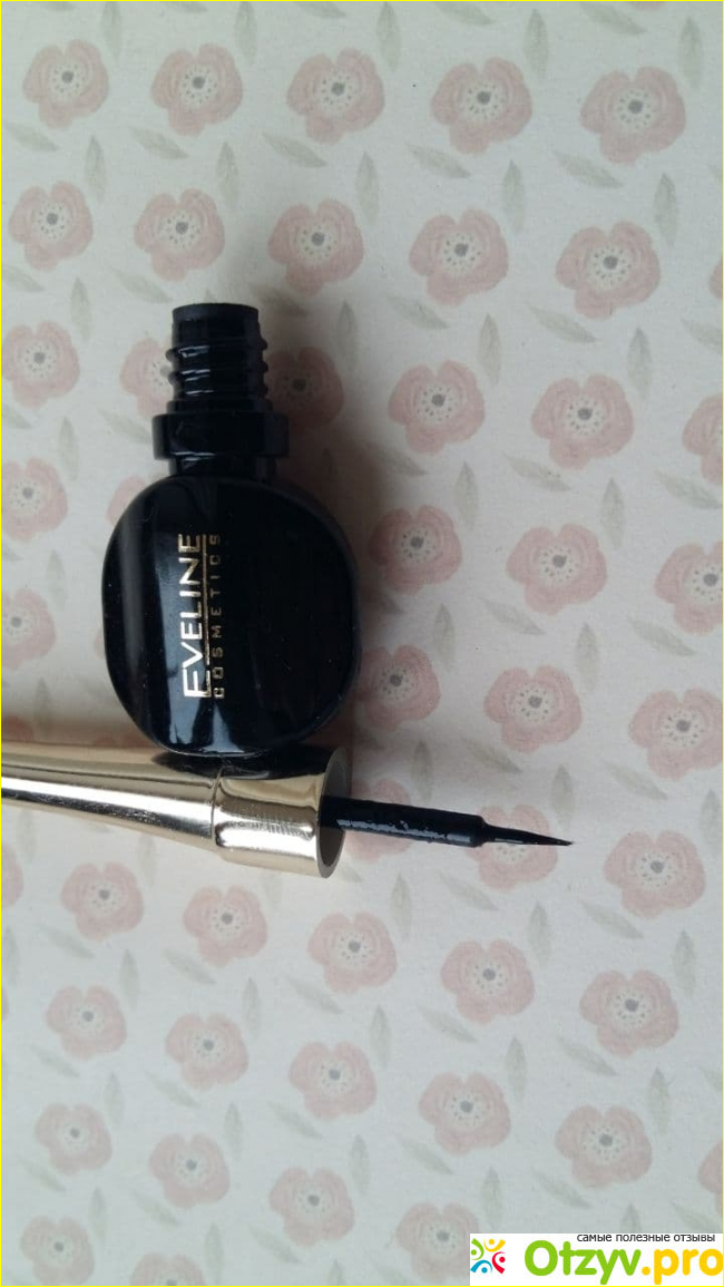 Подводка для глаз Eveline Celebrity Eyeliner фото1