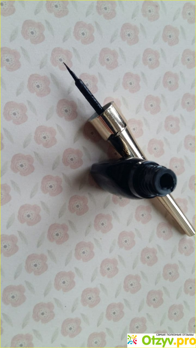 Подводка для глаз Eveline Celebrity Eyeliner фото3